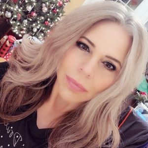 Meet your Posher, Lorienda